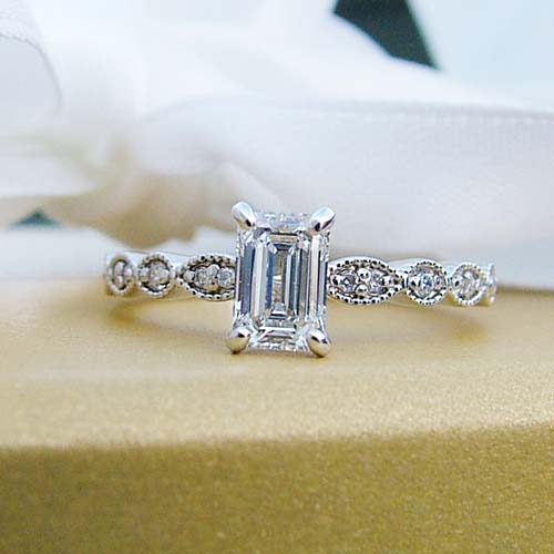 emerald engagement ring shape