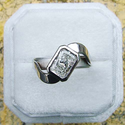 solitaire radiant cut ring